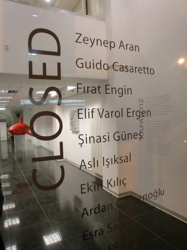 Gallery from outside, list of participant's names
